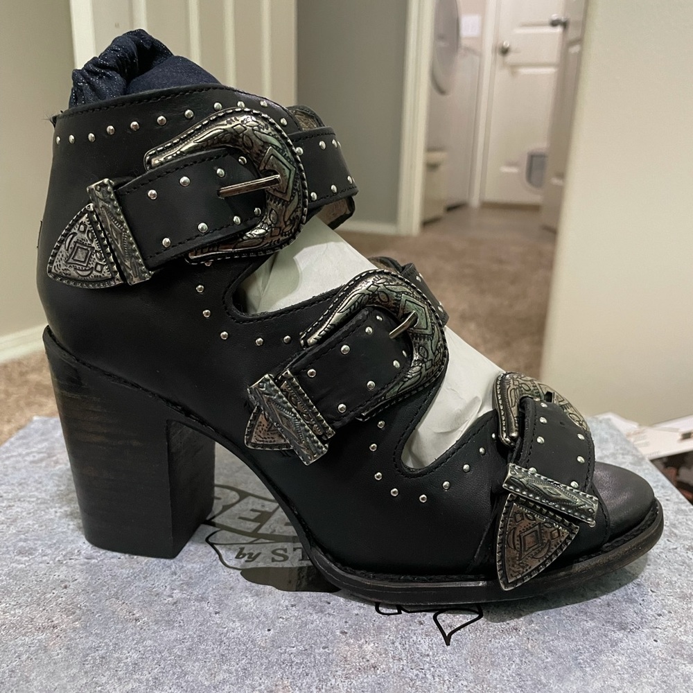 Free Bird Booties